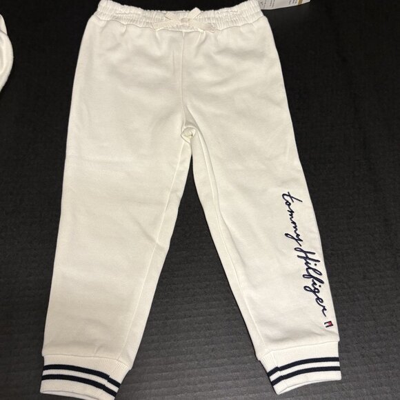 Tommy Hilfiger Girls Heart Logo Hoodie & Jogger Set – Size 3T, NWT - Picture 7 of 11